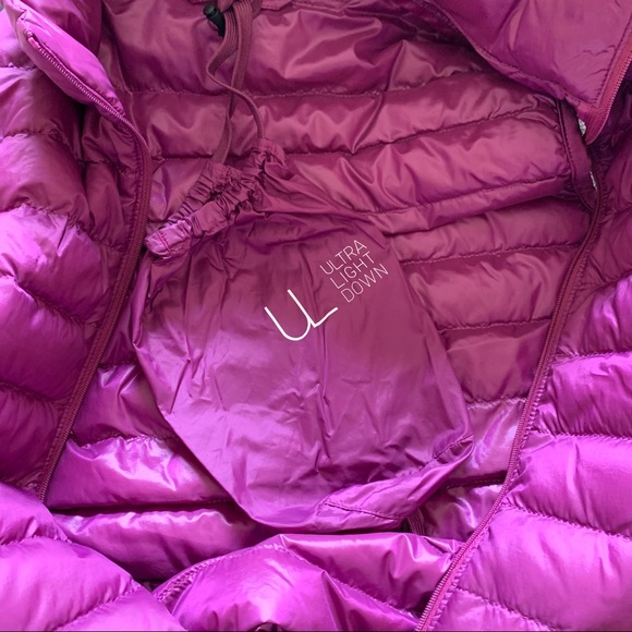 UNI QLO Ultra light down vest￼ - Picture 3 of 7